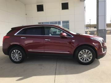 2017 CADILLAC XT5