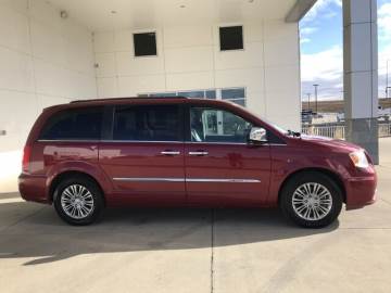2016 CHRYSLER TOWN & COUNTRY