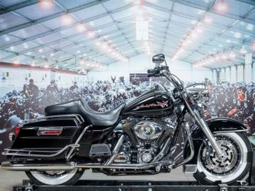 2008 HARLEY DAVIDSON FLHRC ROAD KING CLASSIC