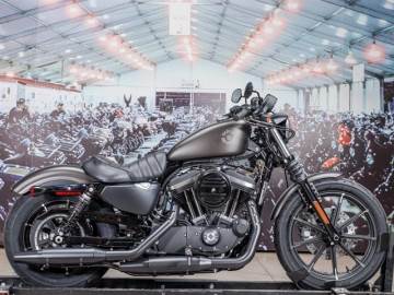 2021 HARLEY DAVIDSON XL883