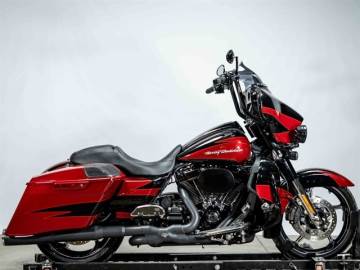 2017 HARLEY DAVIDSON FLHXSE - CVO STREET GLIDE