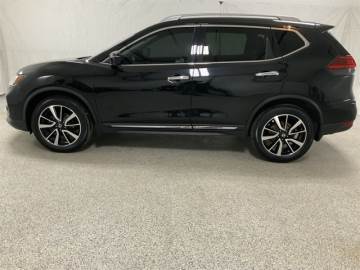 2017 NISSAN ROGUE