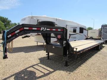 2020 P.J. TRAILER 32` LOW-PRO FLATDECK