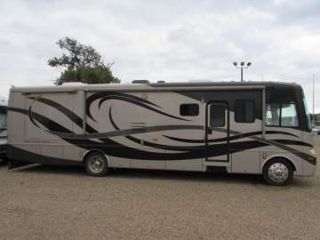 2005 NEWMAR MONTAIN AIRE WORKHORSE 3778