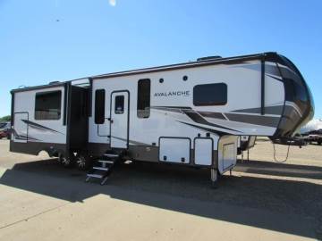 2020 KEYSTONE AVALANCHE AV338GK