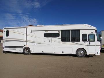 2004 FREIGHTLINER ALPHA SEE YA 40 GOLD