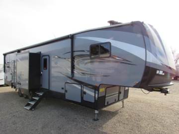2018 XLR TOYHAULER XLF413AMP