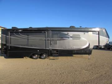 2015 AUGUSTA RV LF39FB