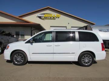 2014 CHRYSLER TOWN & COUNTRY