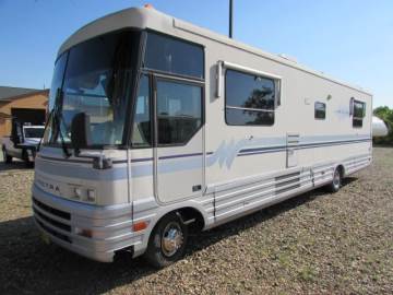 1994 WINNEBAGO RECREATIONAL VEHICLE