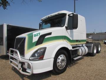 2011 VOLVO COMMERCIAL VNL