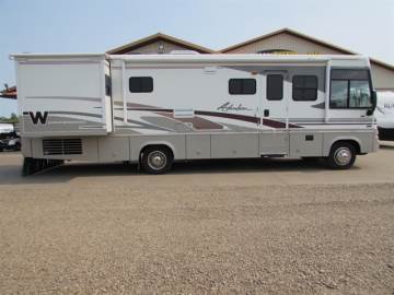 2004 WINNEBAGO ADVENTURER 33V