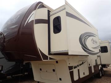 2015 LIFESTYLE LUXURY ALPHA GOLD 3405RK