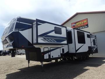 2022 HEARTLAND ROAD WARRIOR F414RW