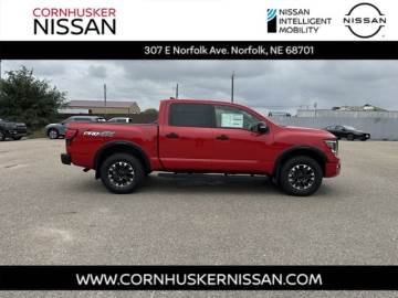 2024 NISSAN TITAN