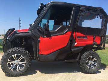 2016 HONDA SXS10M5D