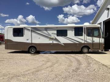1999 MONACO 38` DIPLOMAT