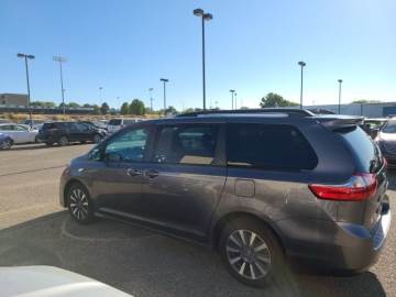 2018 TOYOTA SIENNA