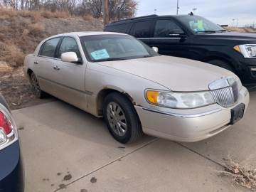 2002 LINCOLN TOWN CAR