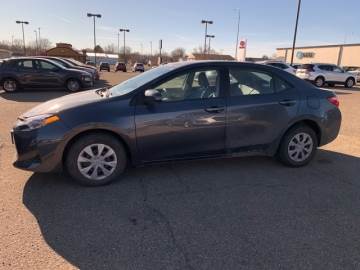 2017 TOYOTA COROLLA
