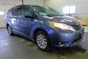 2016 TOYOTA SIENNA