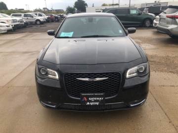 2019 CHRYSLER 300