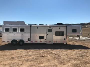 2019 EXISS 8314 ENDEAVOR 3 HORSE LIVING QUARTERS