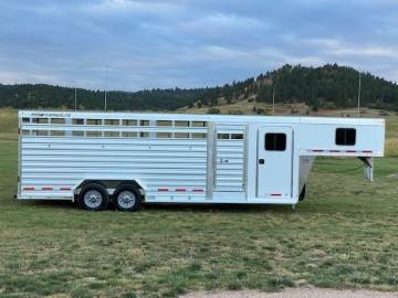 2021 FEATHERLITE 8413 STOCK COMBO 7FT6"X24FT