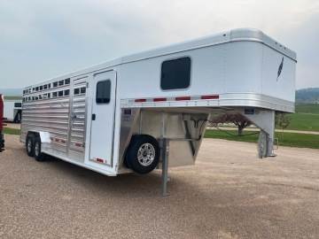 2023 FEATHERLITE 8413 STOCK COMBO 7FT6"X24FT