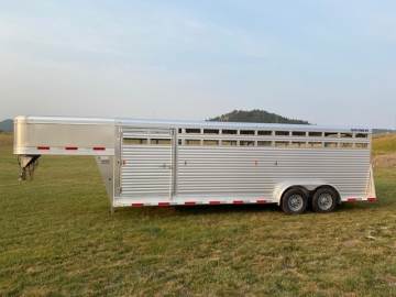 2019 SOONER 7FTX24FT STOCK TRAILER