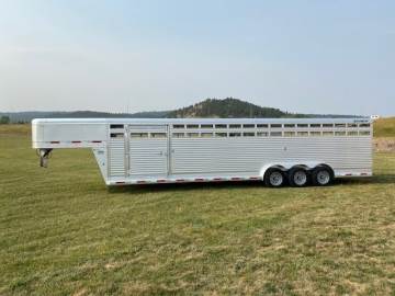2022 SOONER 7FT.6"X32FT STOCK TRAILER