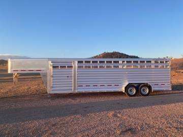 2022 FEATHERLITE 8127 STOCK TRAILER 7.6X26