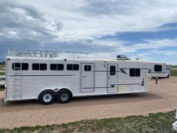 1997 4 STAR 5 HORSE LIVING QUARTERS