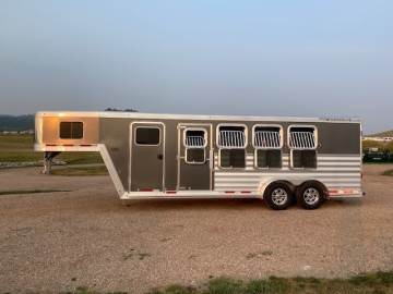 2022 FEATHERLITE 7541 4 HORSE