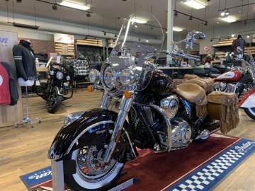 2021 INDIAN MOTORCYCLE® VINTAGE CRIMSON METALLIC