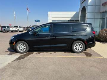 2022 CHRYSLER PACIFICA