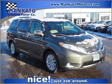 2011 TOYOTA SIENNA