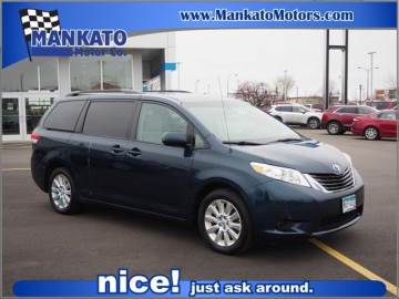 2011 TOYOTA SIENNA