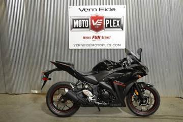 2018 YAMAHA YZF-R3