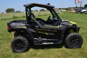 2017 POLARIS® GENERAL™ 1000 EPS RIDE COMMAND EDITION BLACK PEARL