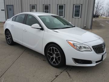 2017 BUICK REGAL