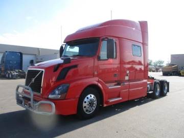 2016 VOLVO VNL64T730