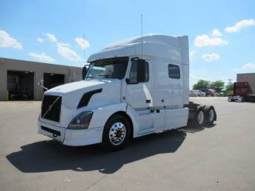 2013 VOLVO VNL64T730