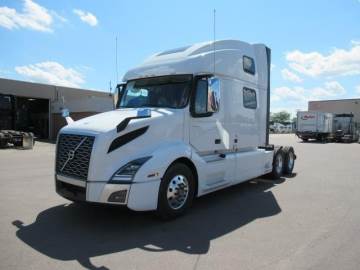 2020 VOLVO VNL64T860