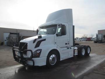 2016 VOLVO VNL64T300