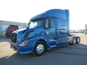 2015 VOLVO VNL64T730