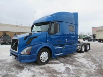2015 VOLVO VNL64T730