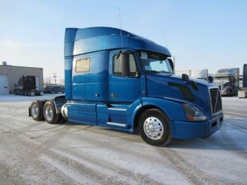 2016 VOLVO VNL64T730