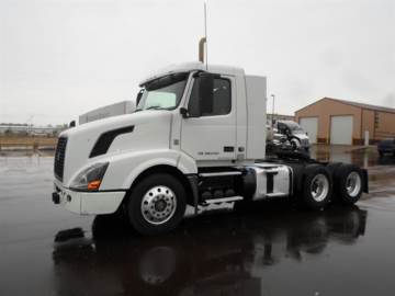 2013 VOLVO VNL64T300