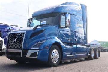2019 VOLVO VNL64T760